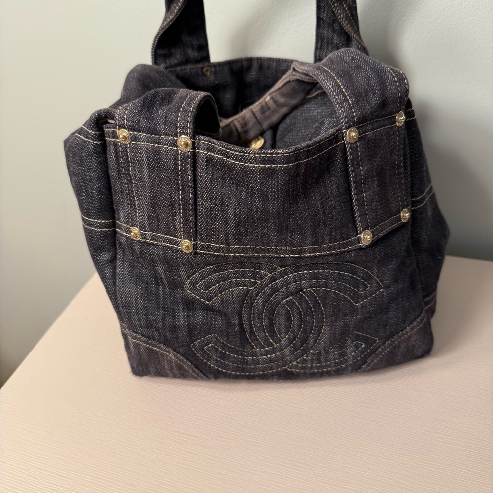Chic Chanel denim Designer Tote Bag authentic with coa - Picture 2 of 8